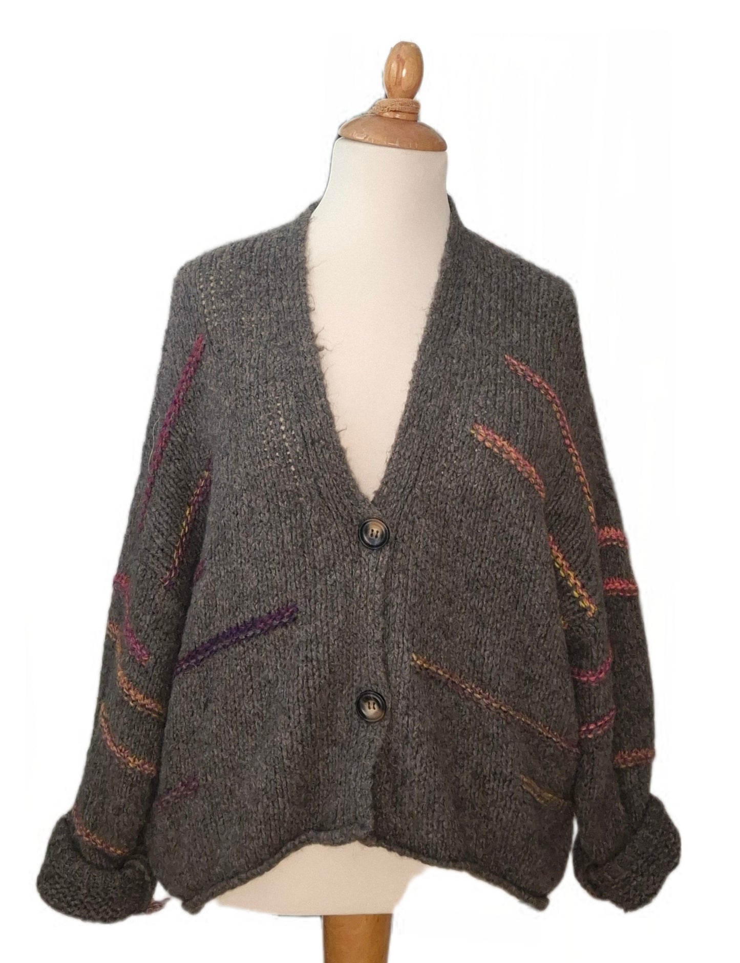 Strickjacke mit farbigen Streifenakzenten