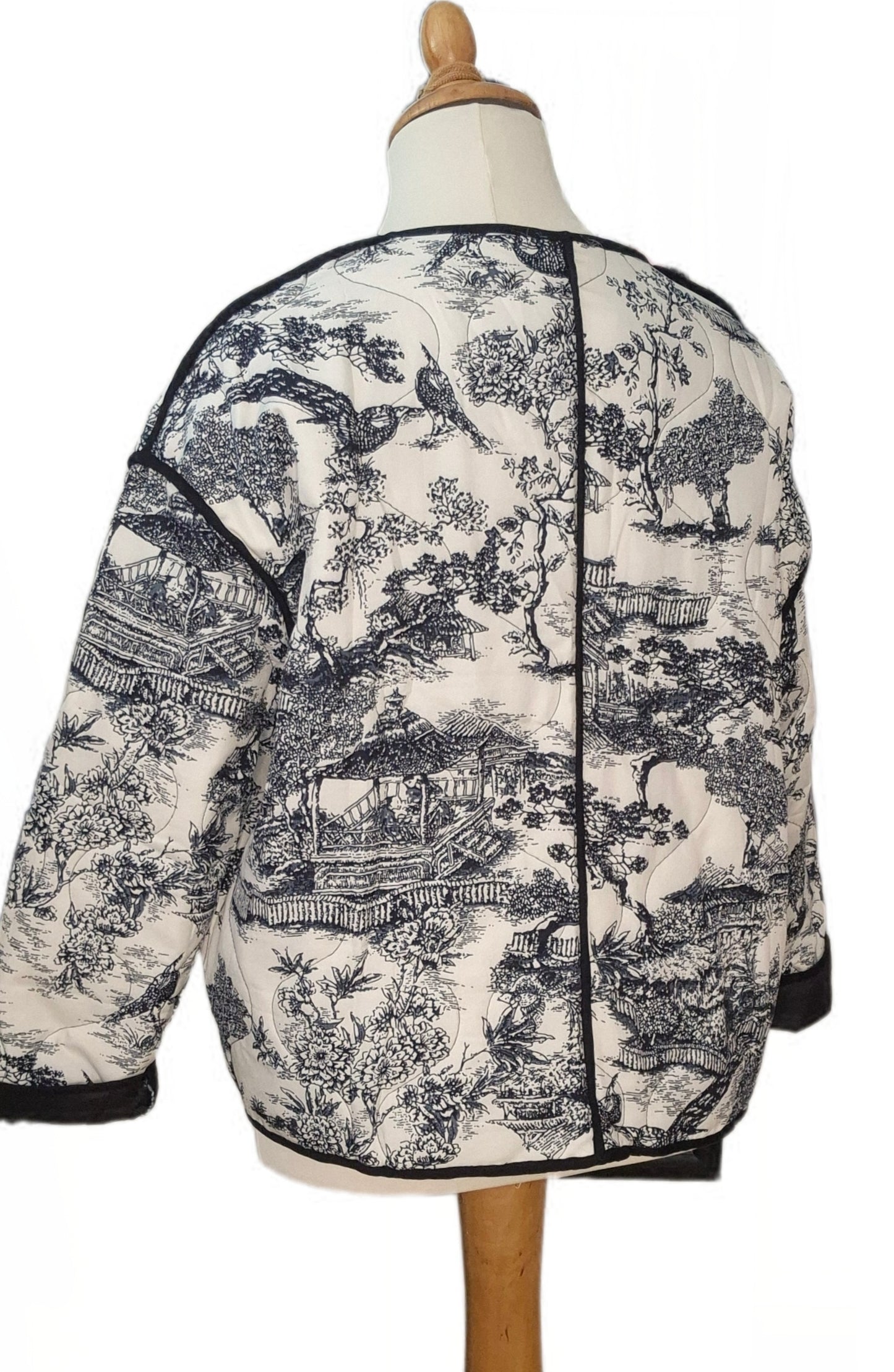 Leichte übergangs Steppjacke mit Schleifen Verschluss
