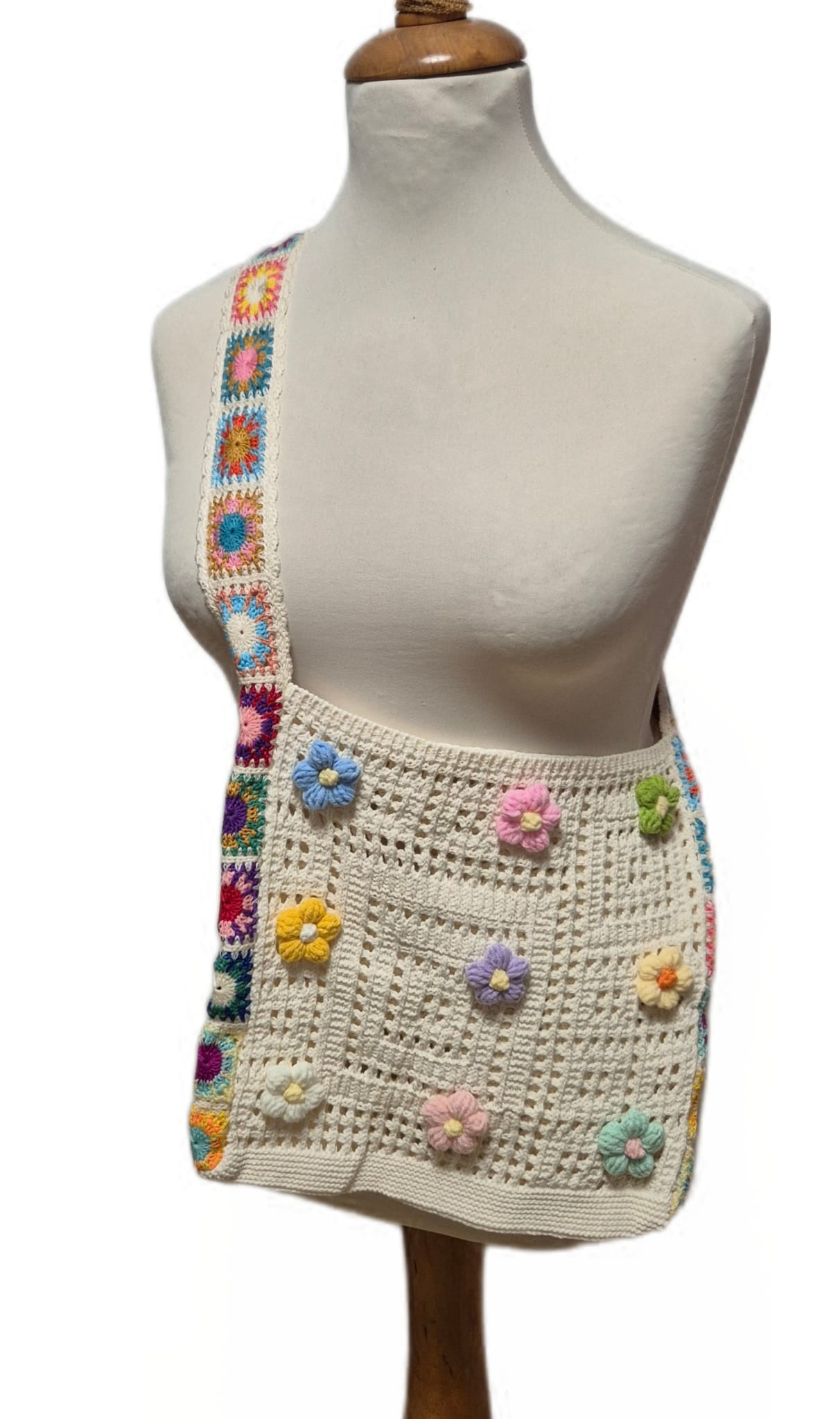 Sommer Häkeltasche mit Blüten