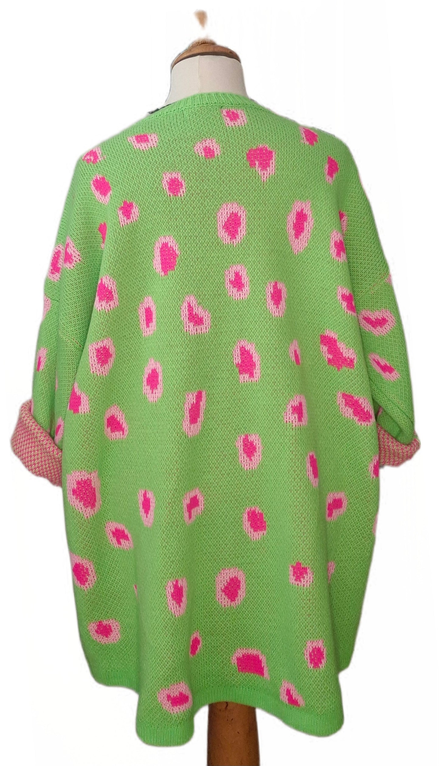 Curvy Oversize Strick Pullover mit Farbklecksen