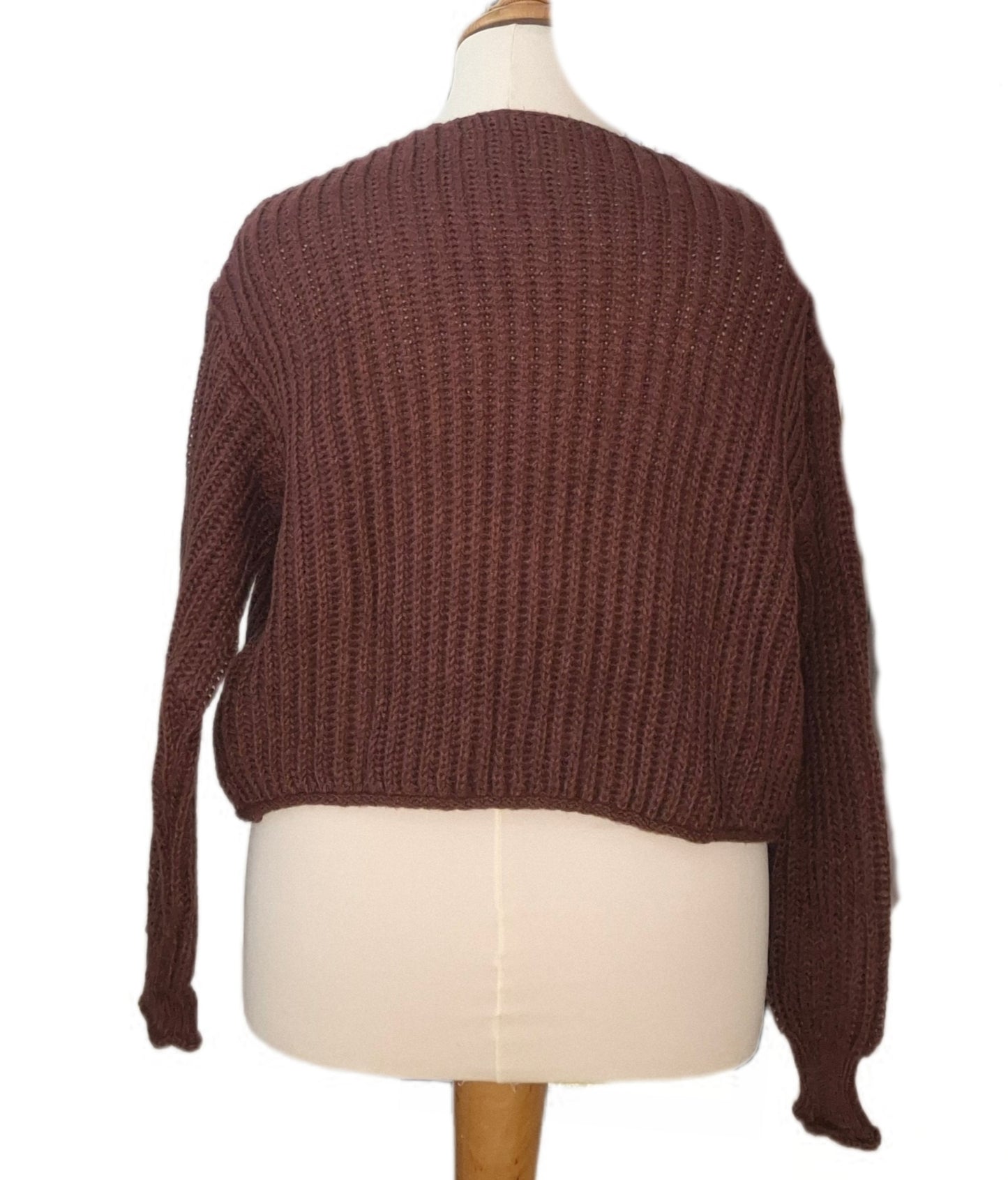 Strickjacke mit Goldknopf