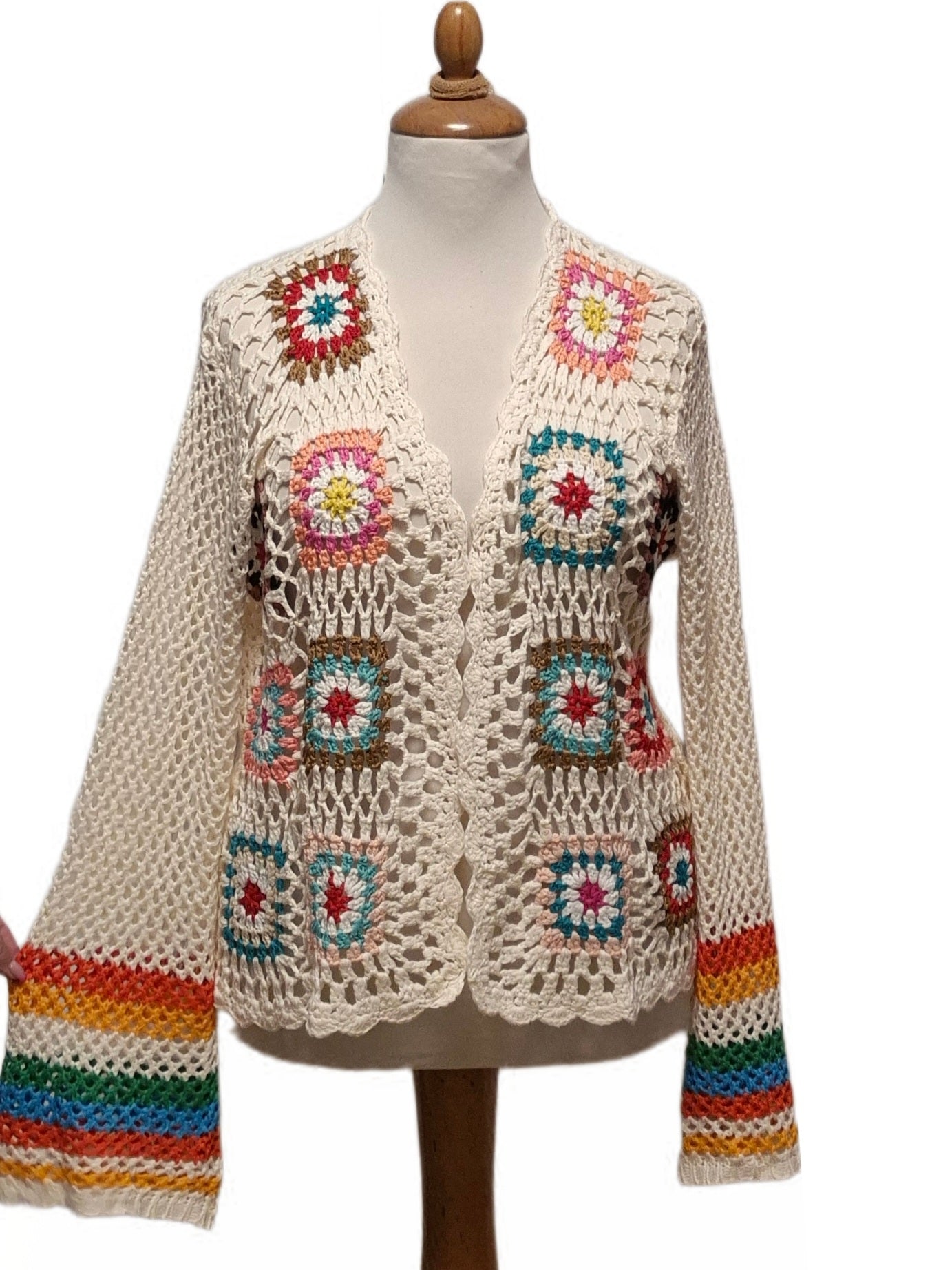 Sommer Häkeljacke mit Trompeten Ärmeln in zwei Farben