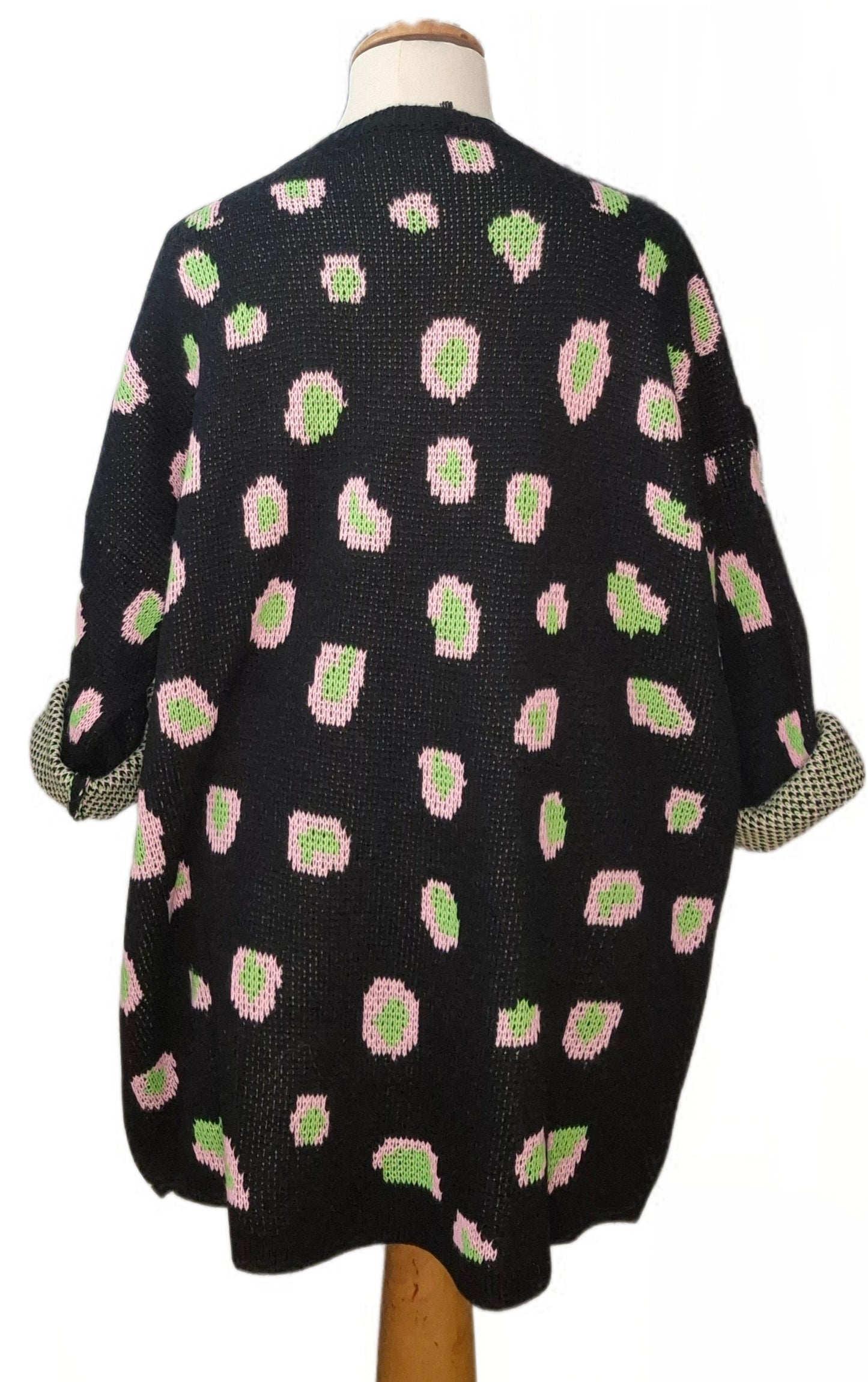 Curvy Oversize Strick Pullover mit Farbklecksen