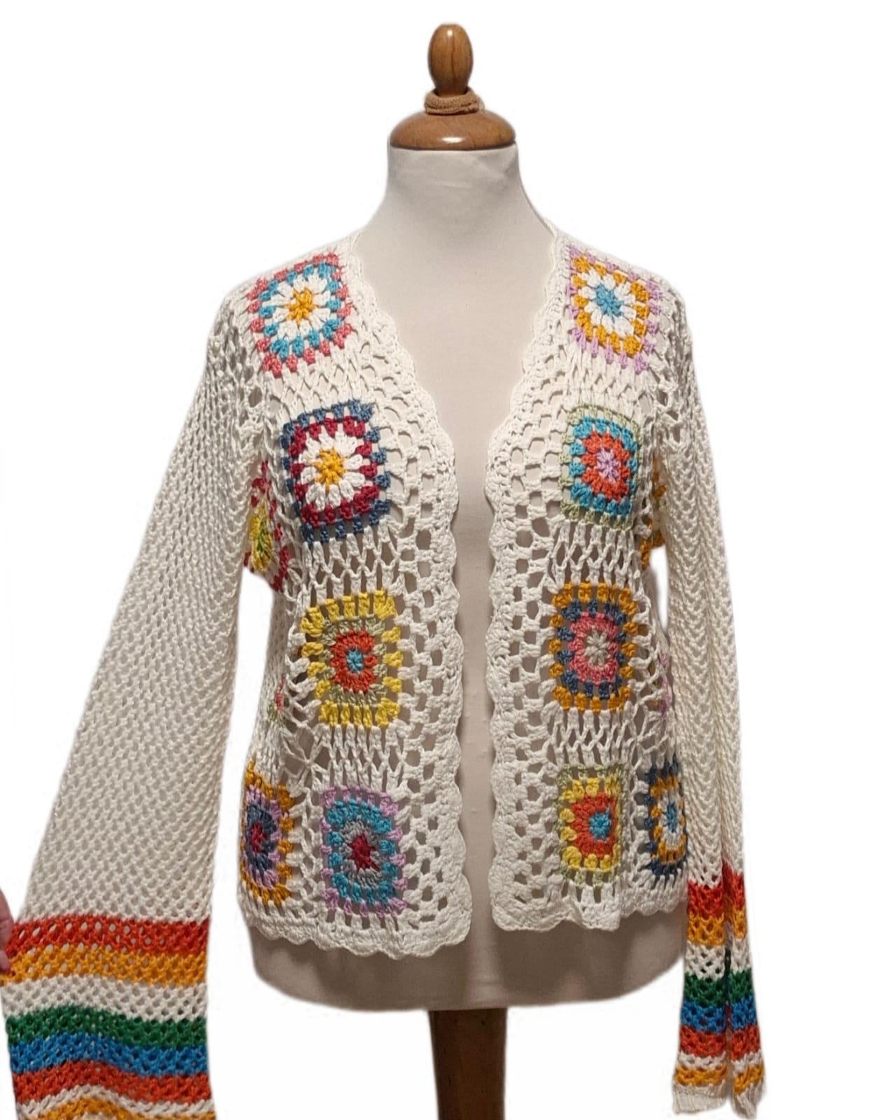 Sommer Häkeljacke mit Trompeten Ärmeln in zwei Farben