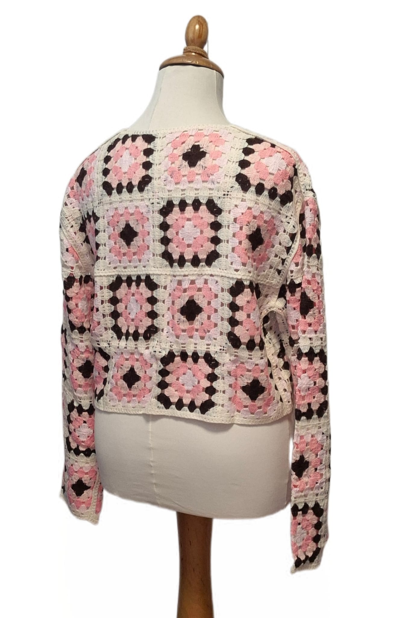 Sommerliche Häkeljacke in Rosetönen