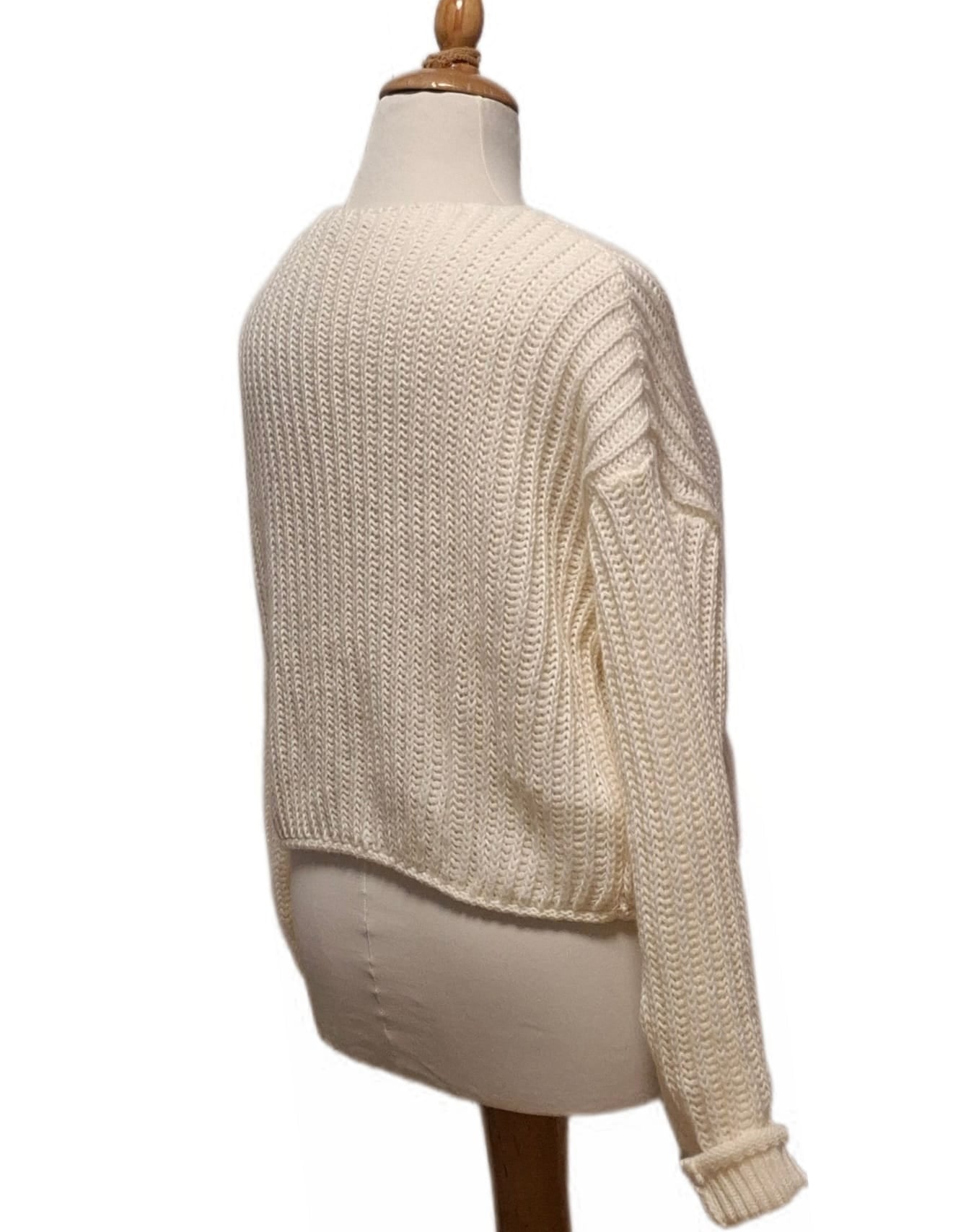 Strickjacke mit Goldknopf