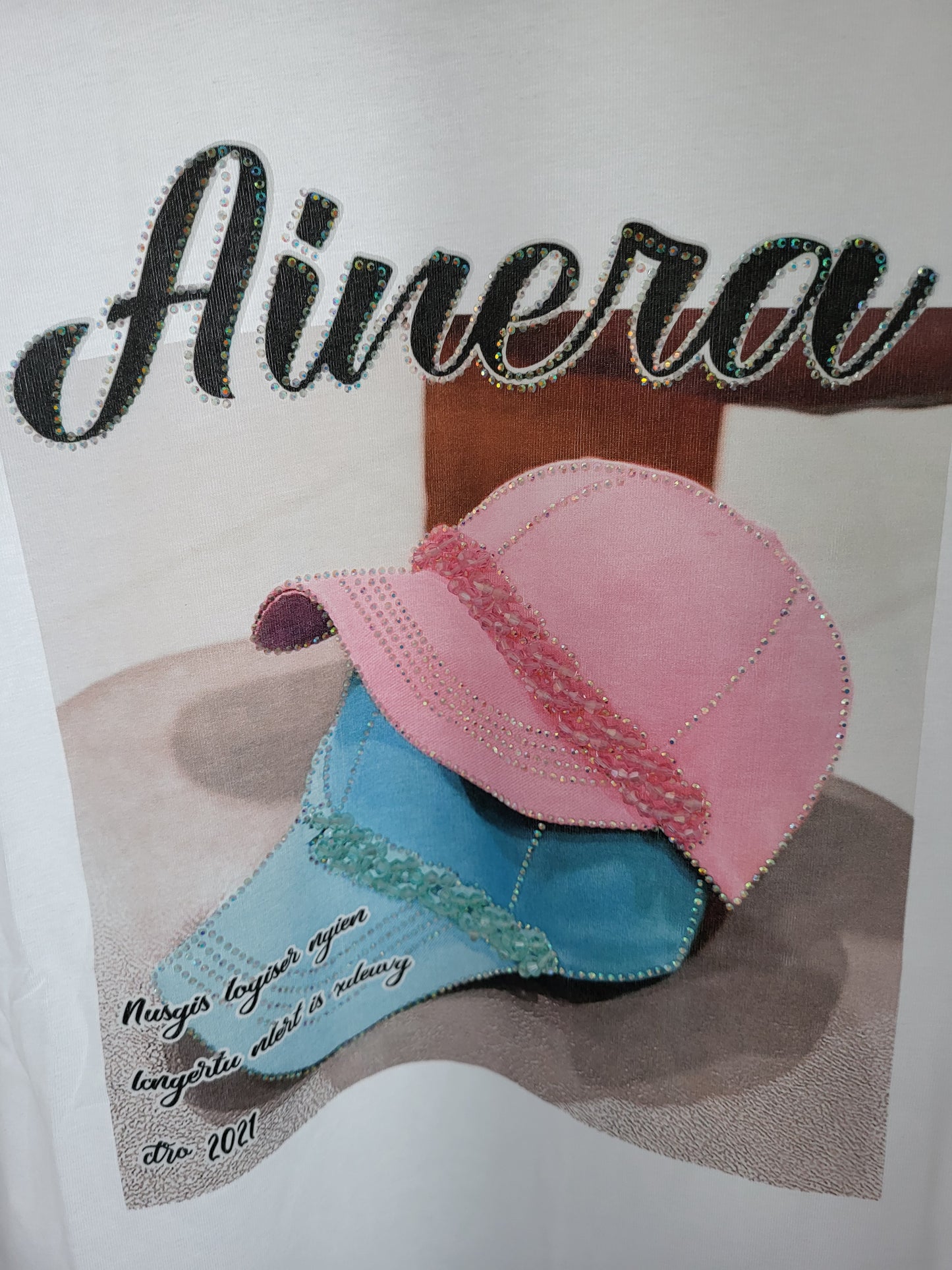 T-Shirt Basecap Ainera mit Strasssteinen und Perlen Rose Mode