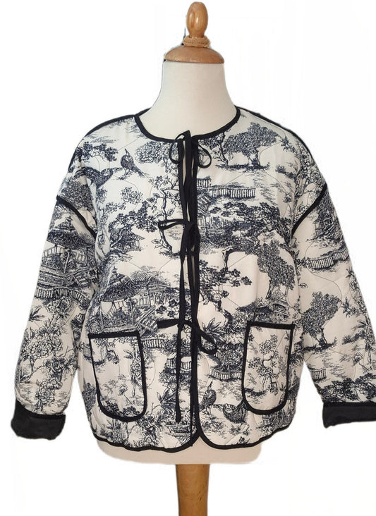 Leichte übergangs Steppjacke mit Schleifen Verschluss