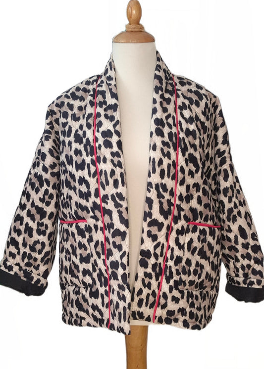 Leichte übergangs Steppjacke Leo mit Taschen vorne, roten Akzenten
