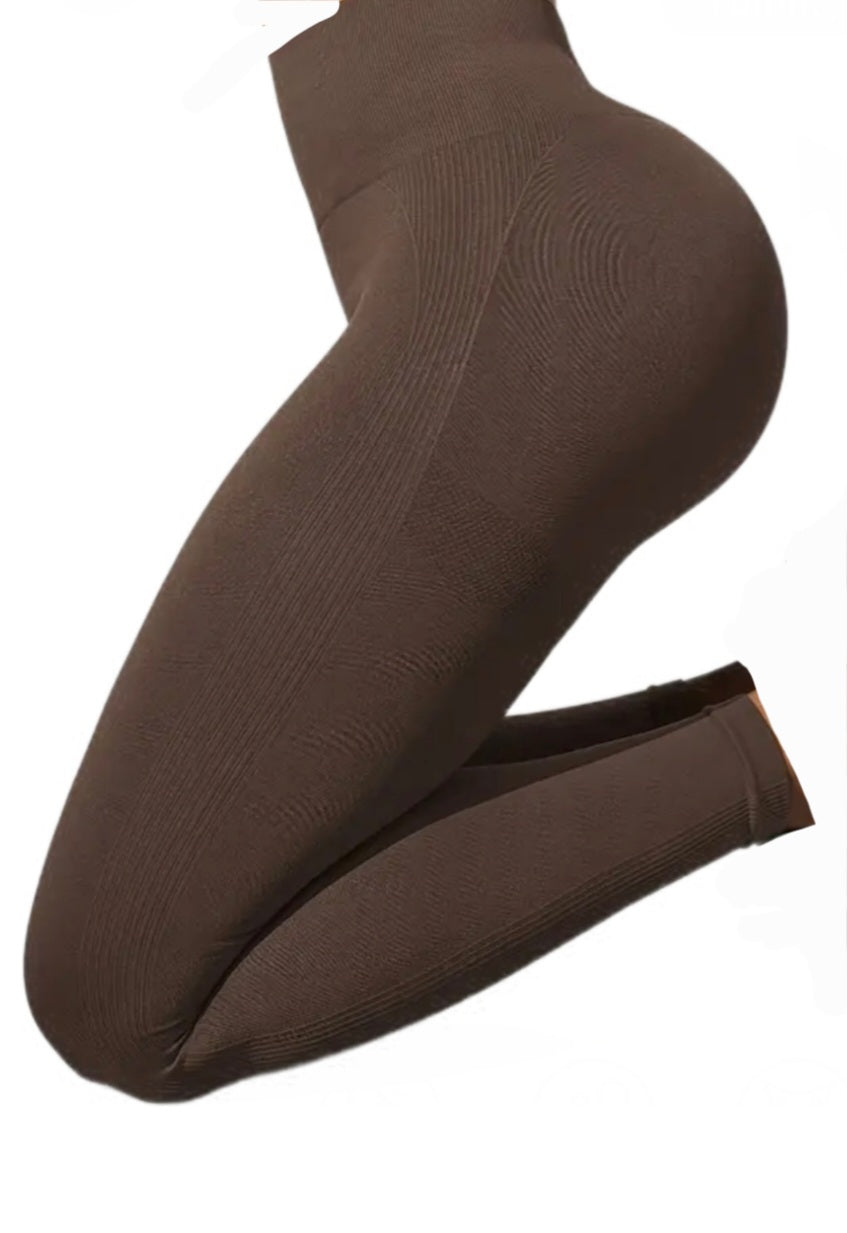 BASIC Sport und Freizeit Leggings Po lift Efekt